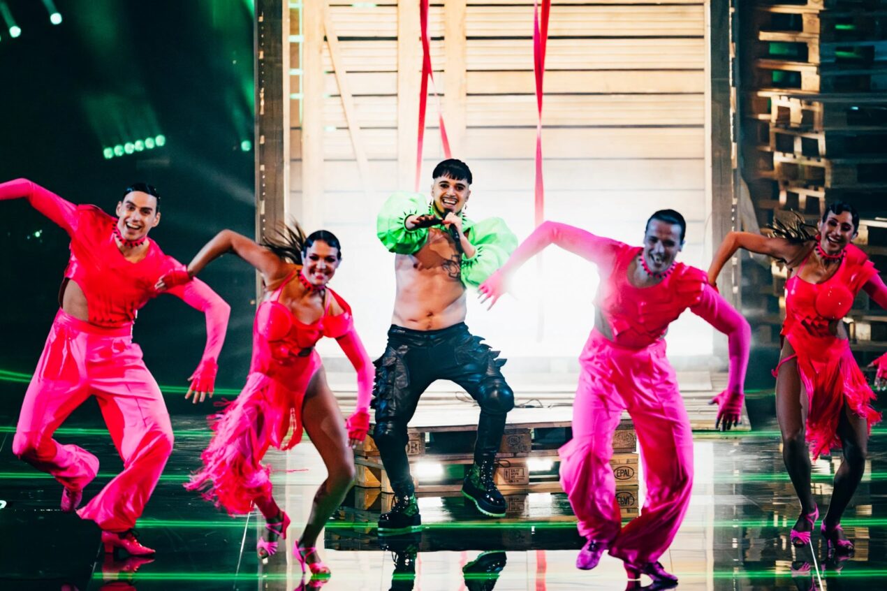 Käärijä porta il ritmo "Cha Cha Cha" all'Eurovision 2023. Cosa dice il testo?