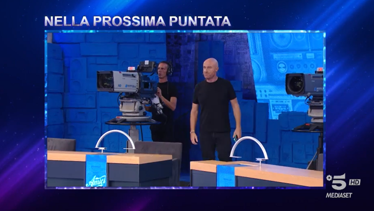 Gli allievi di Amici 23 sono già nei guai? "Premio fenomeno della classe"
