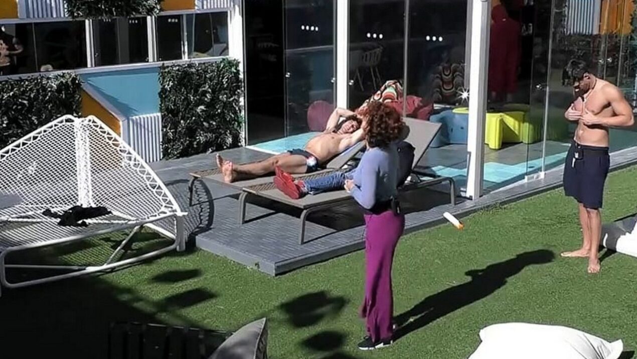 Beatrice Luzzi riceve un aereo misterioso al Grande Fratello (VIDEO)