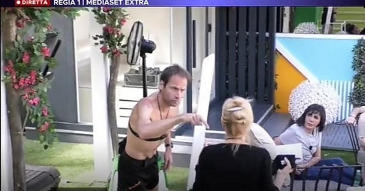 Scoppia forte lite al GF, Alex sbotta contro Grecia: "Stai zitta" (VIDEO)