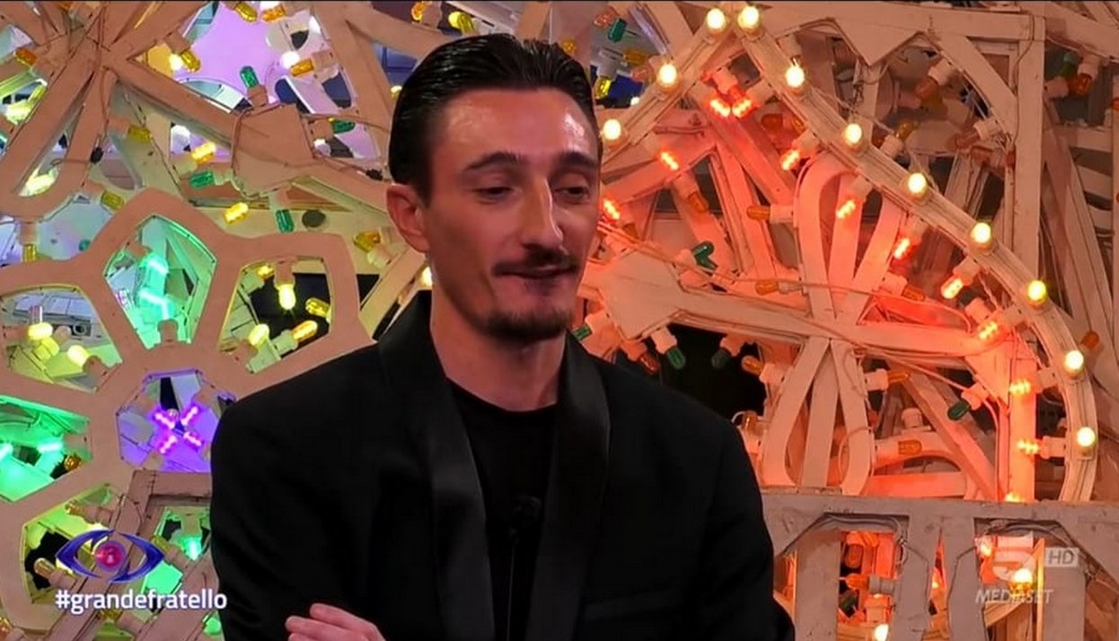 Ciro Petrone lascia il GF, le prime parole dopo la decisione: "Situazione difficile"