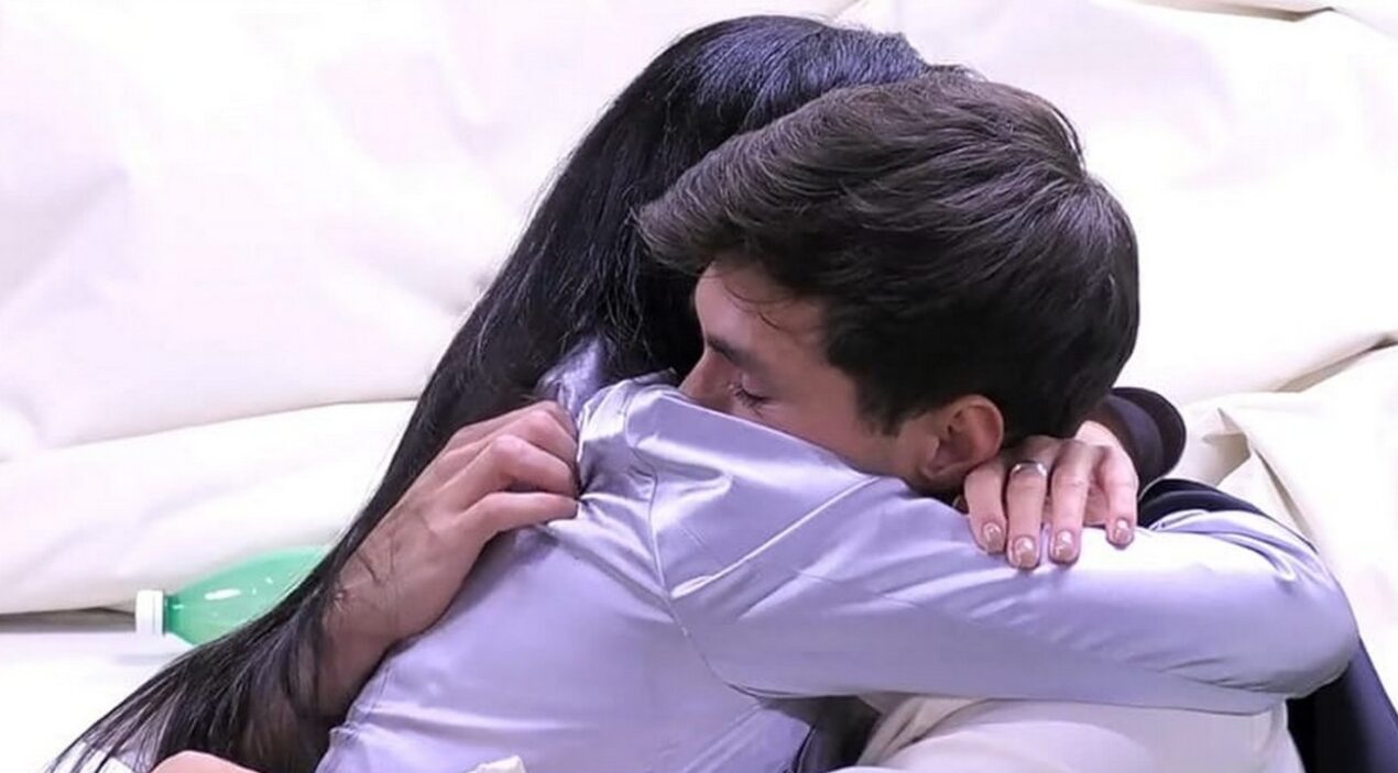 Confronto tra Mirko e Perla al GF, lacrime e confessioni: "Provo qualcosa" (VIDEO)