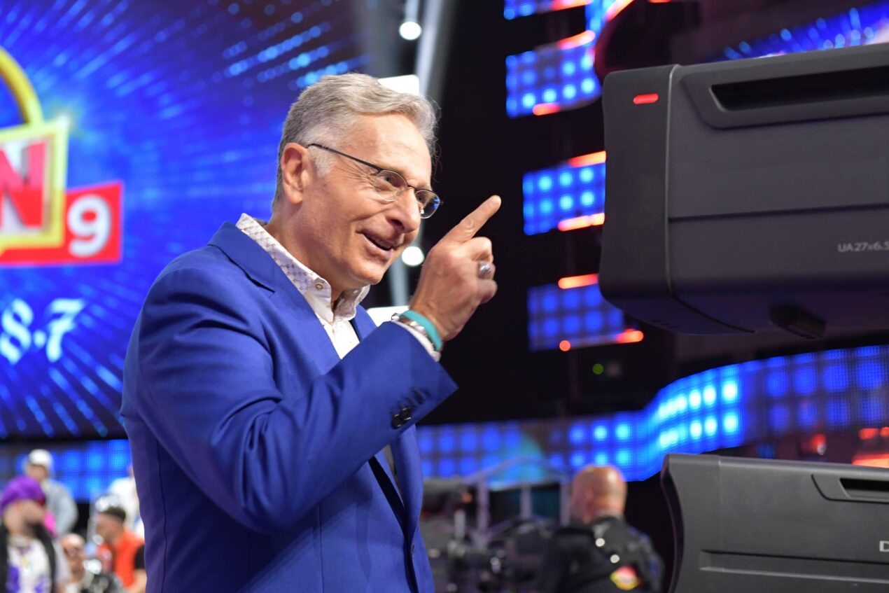 Ritorna "Ciao Darwin": un viaggio antropologico tra divertimento ed irriverenza