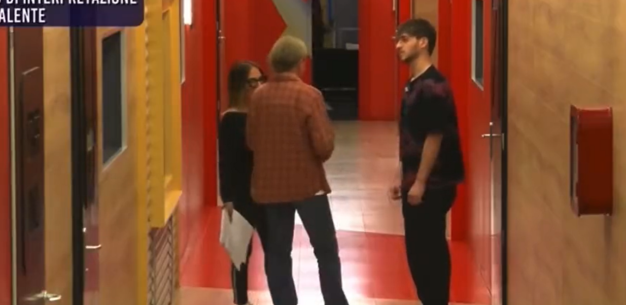 Laura Valente parla con Holden del brano di Mango: "Ero con Angelina, mi hai steso"