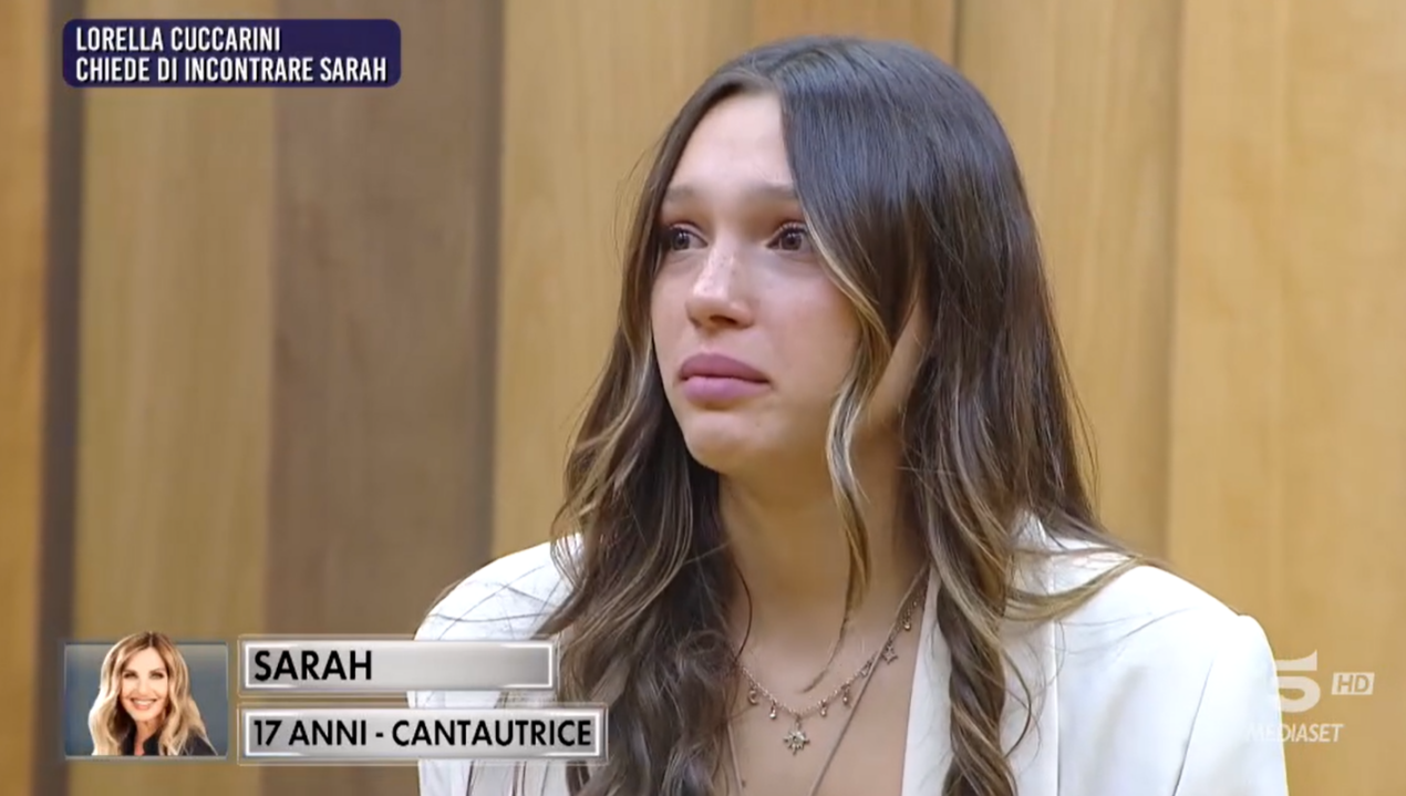 La Cuccarini mette Sarah alle strette, deve mostrare le sue emozioni: lei scoppia