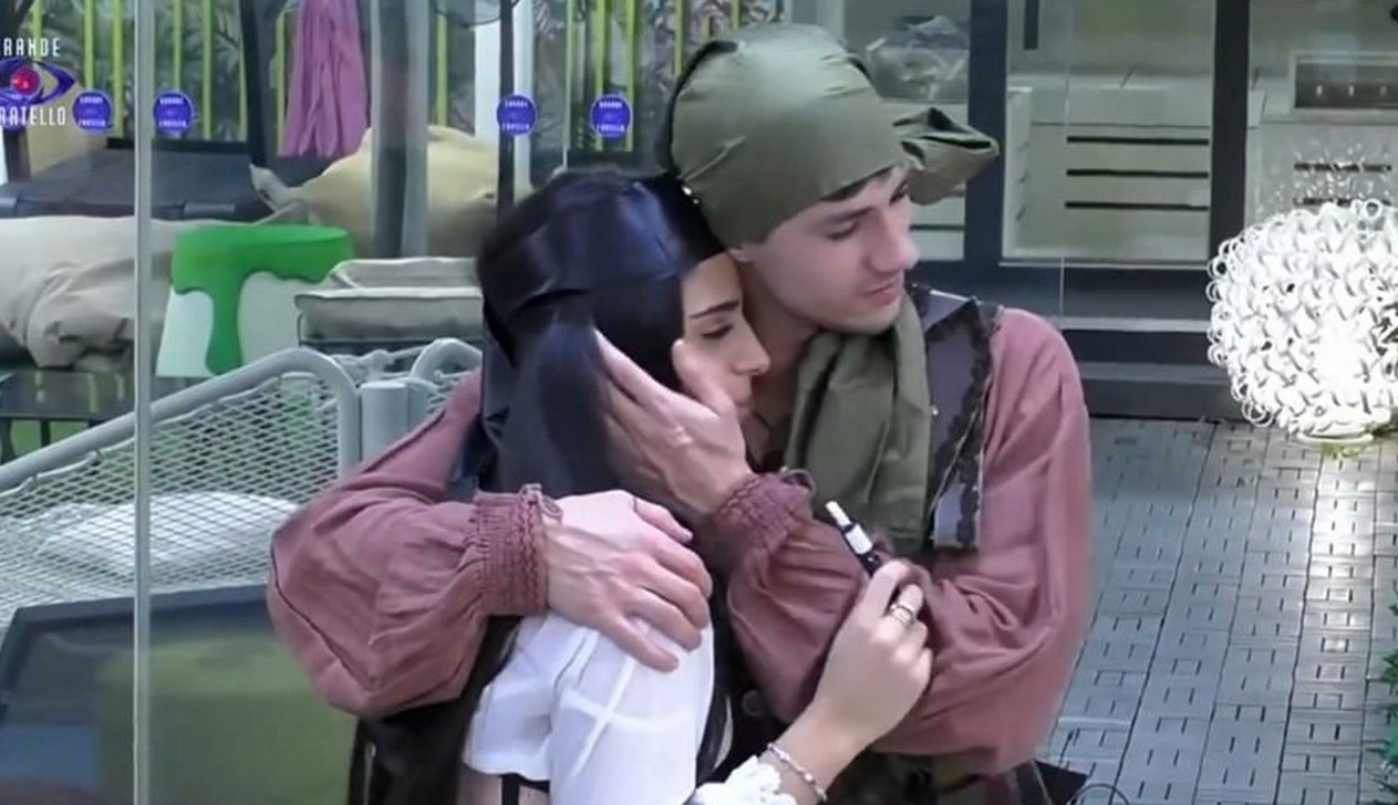 Perla Vatiero spiazza Mirko con un gesto al GF, lui: "Non lo facevi da tempo"