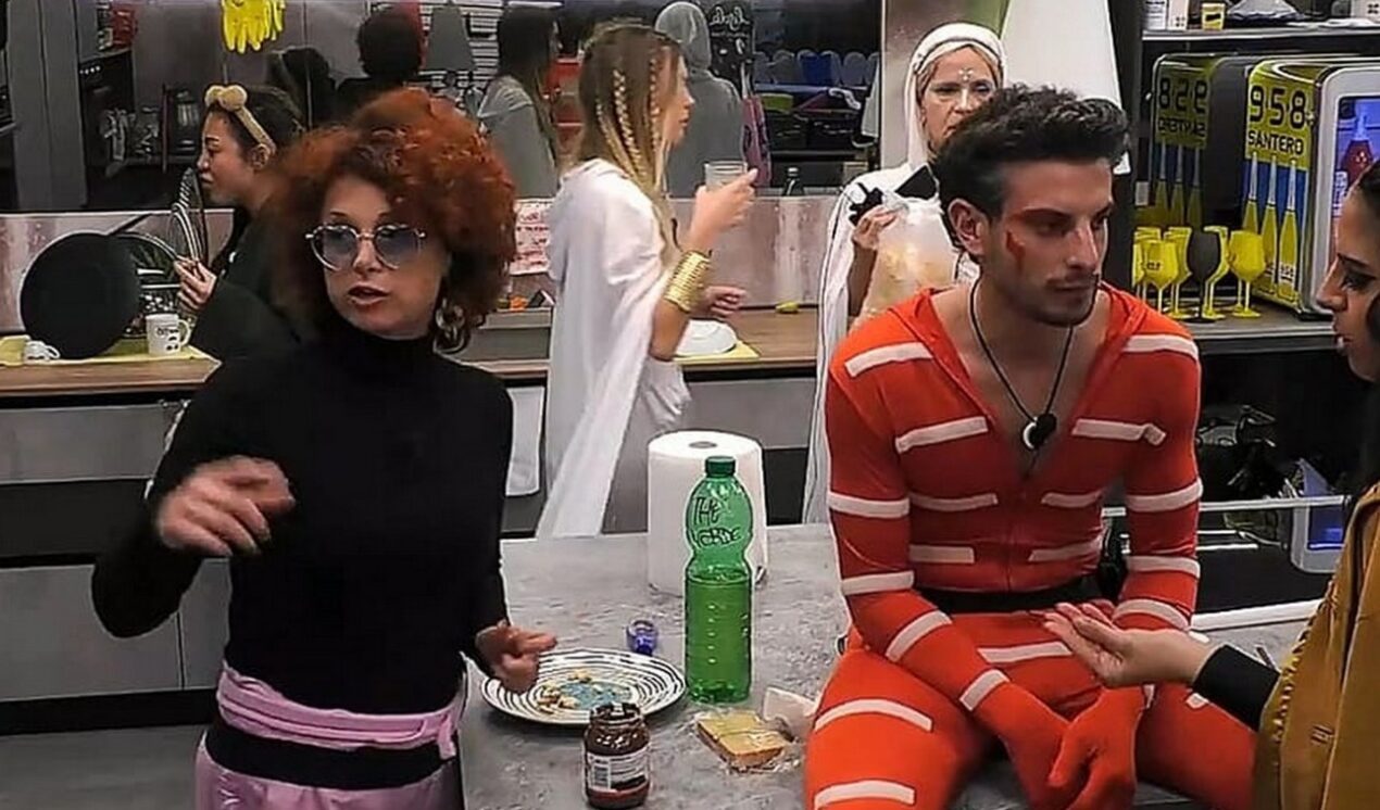 Giuseppe Garibaldi nasconde il cibo al GF, ma viene scoperto: scoppia la lite