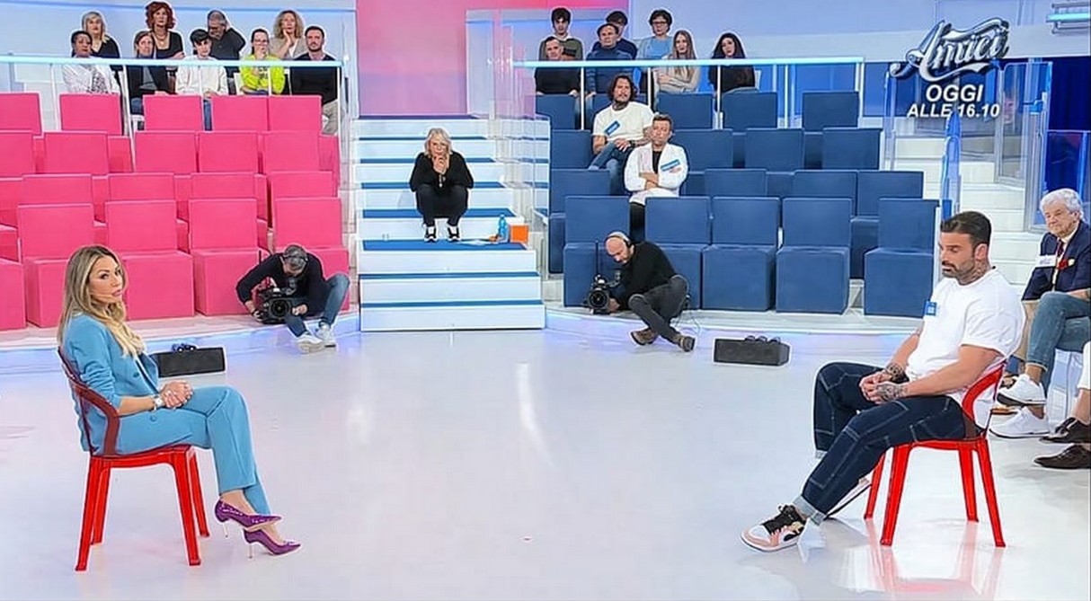 Ida Platano fa tornare Mario a UeD, ma scatta la polemica: "Tutto finto"