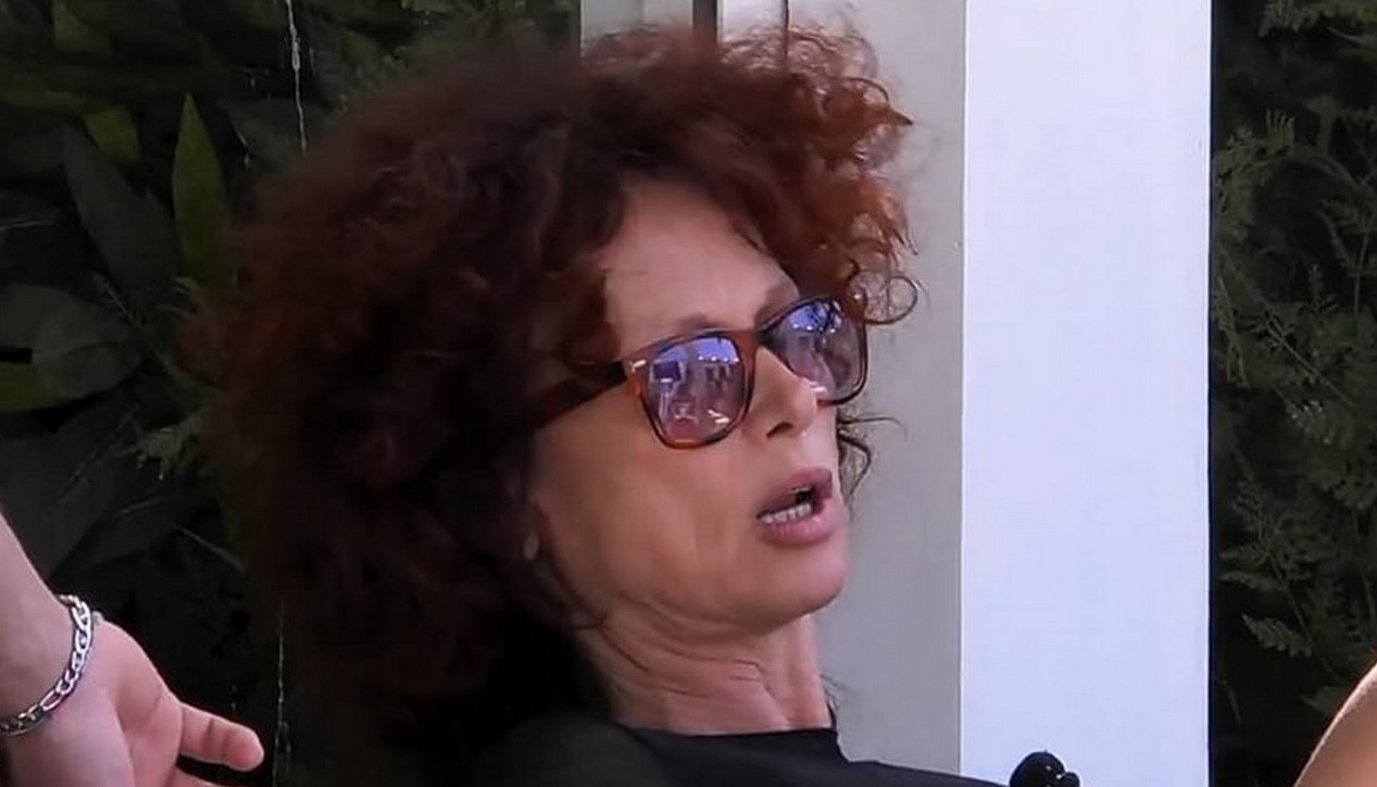 Beatrice Luzzi asfalta Greta Rossetti e attacca Giuseppe al GF: cosa non torna