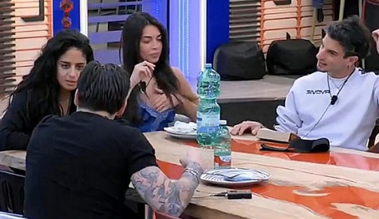 Lite tra Alessio e Perla al GF, lui la punge e tira in ballo Mirko: la sua reazione