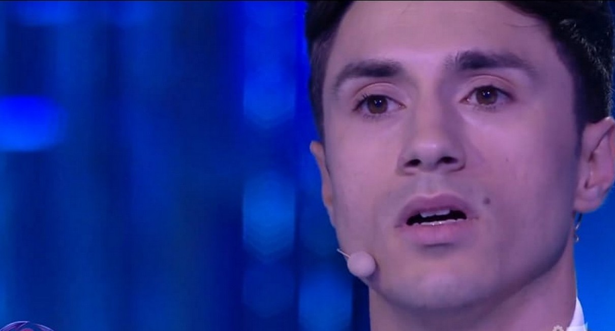 Mirko Brunetti lascia il GF dopo lo scontro con Perla? Dinamica e commenti rimossi