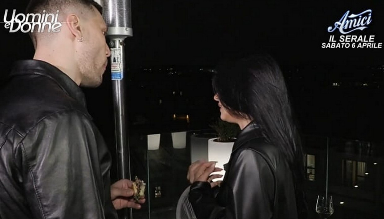 Daniele Paudice mette a disagio una ragazza a UeD: battute troppo spinte