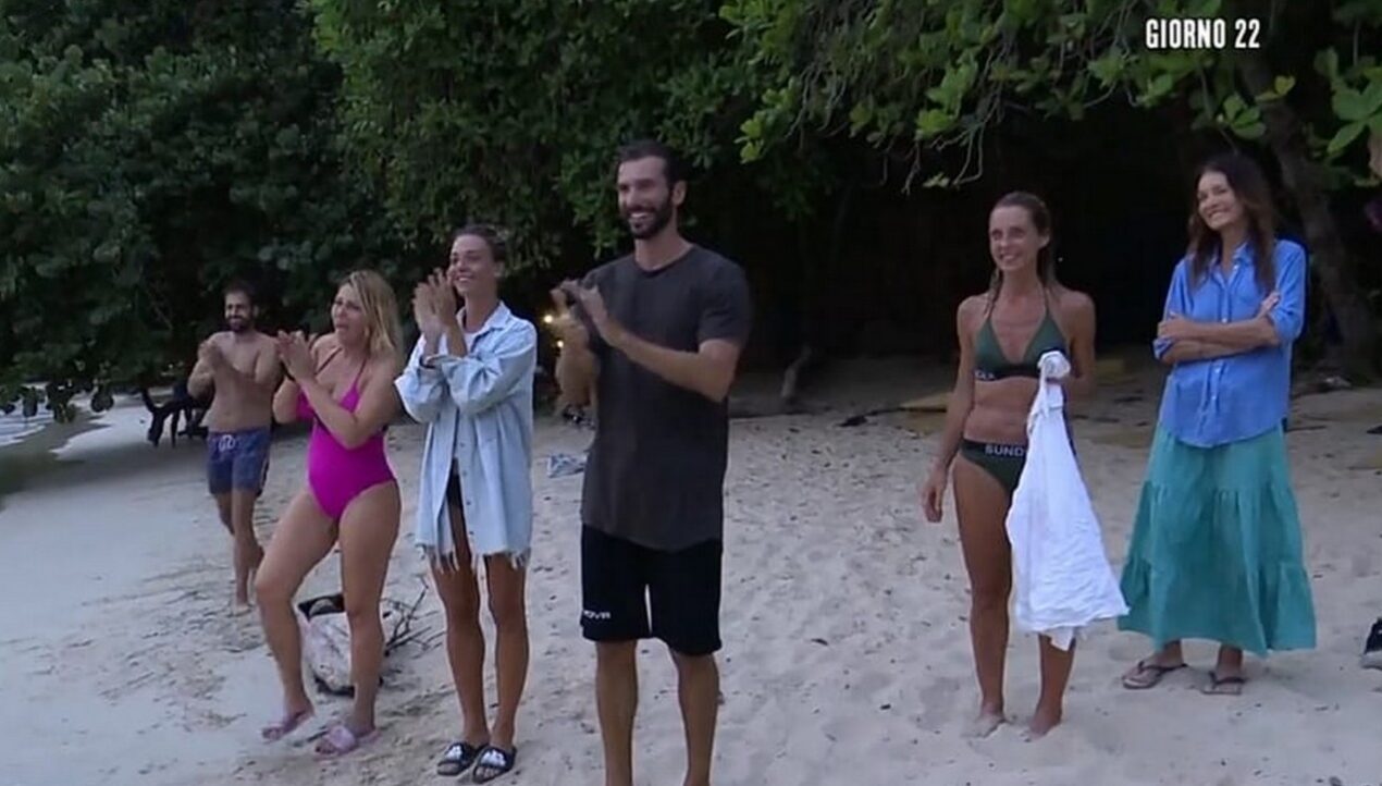 Pace tra Khady e Greta,  grandi emozioni per alcuni naufraghi dell'Isola dei Famosi