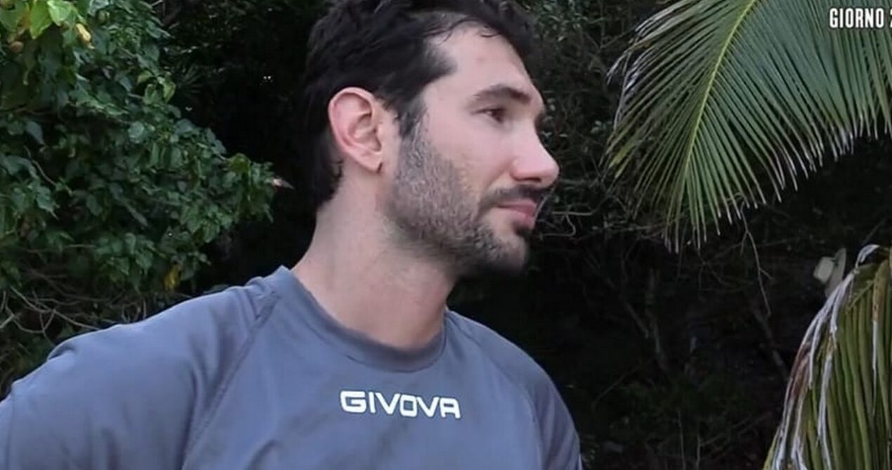 Artur provoca i naufraghi all'Isola dei Famosi e scoppia la lite, Pietro furioso