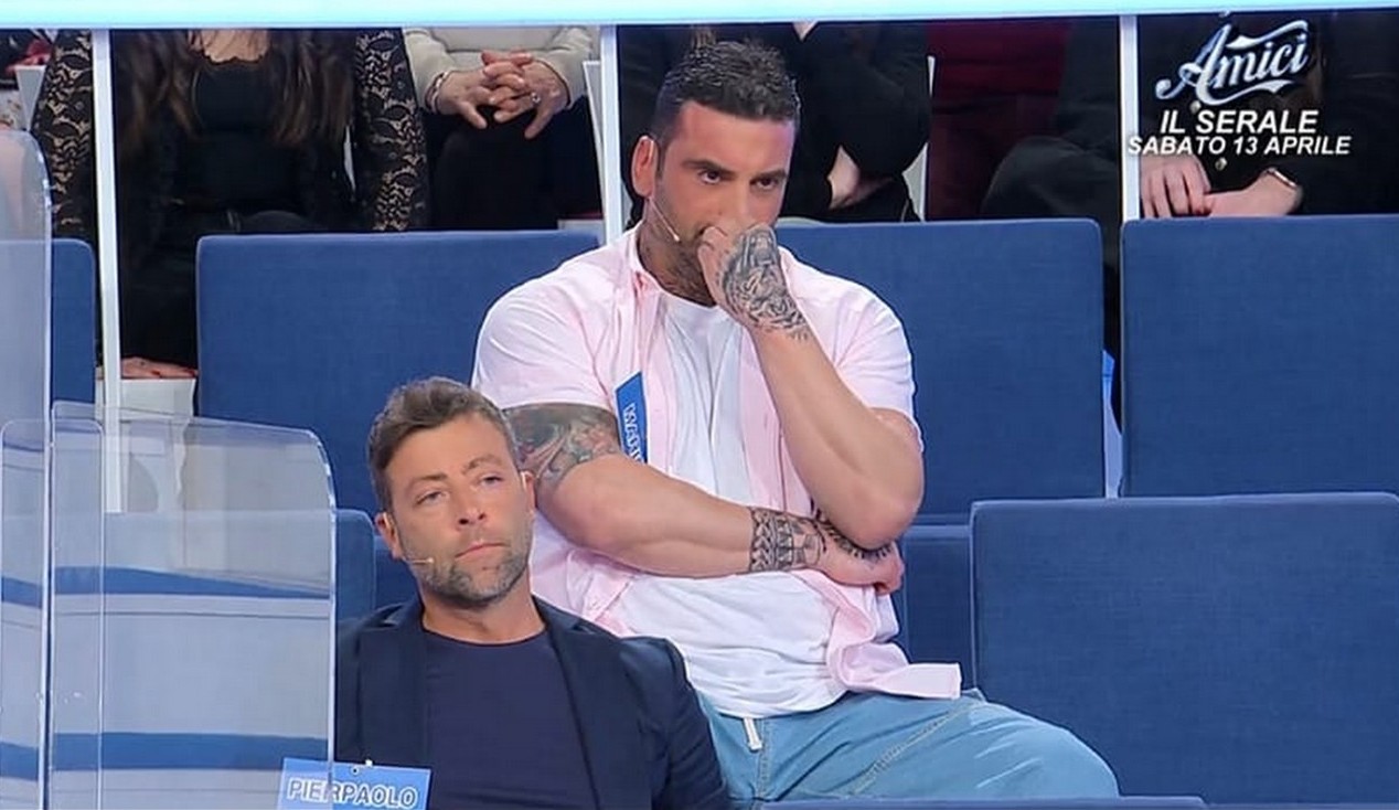 Maria De Filippi mortifica Pierpaolo a UeD, Tina viene censurata