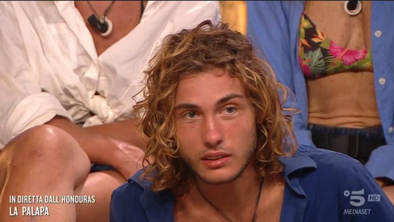 Pietro rifiuta di condividere la ricompensa col gruppo, scontri all'Isola dei Famosi