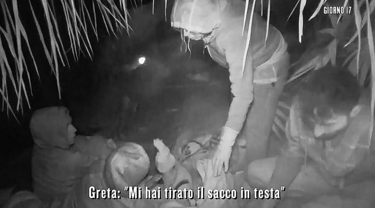 Tempesta all'Isola dei Famosi, naufraghi in difficoltà, Rosanna perde le staffe