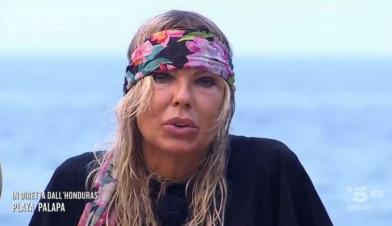 Matilde Brandi e Artur Dainese ai ferri corti all'Isola dei Famosi: che è successo