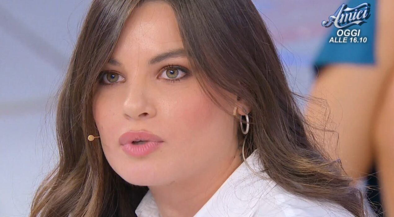 Raffaella Scuotto insultata per il suo aspetto, lei non ci sta: duro sfogo FOTO