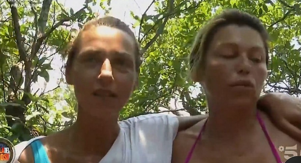 Rosanna e Valentina di fronte una difficile decisione all'Isola dei Famosi