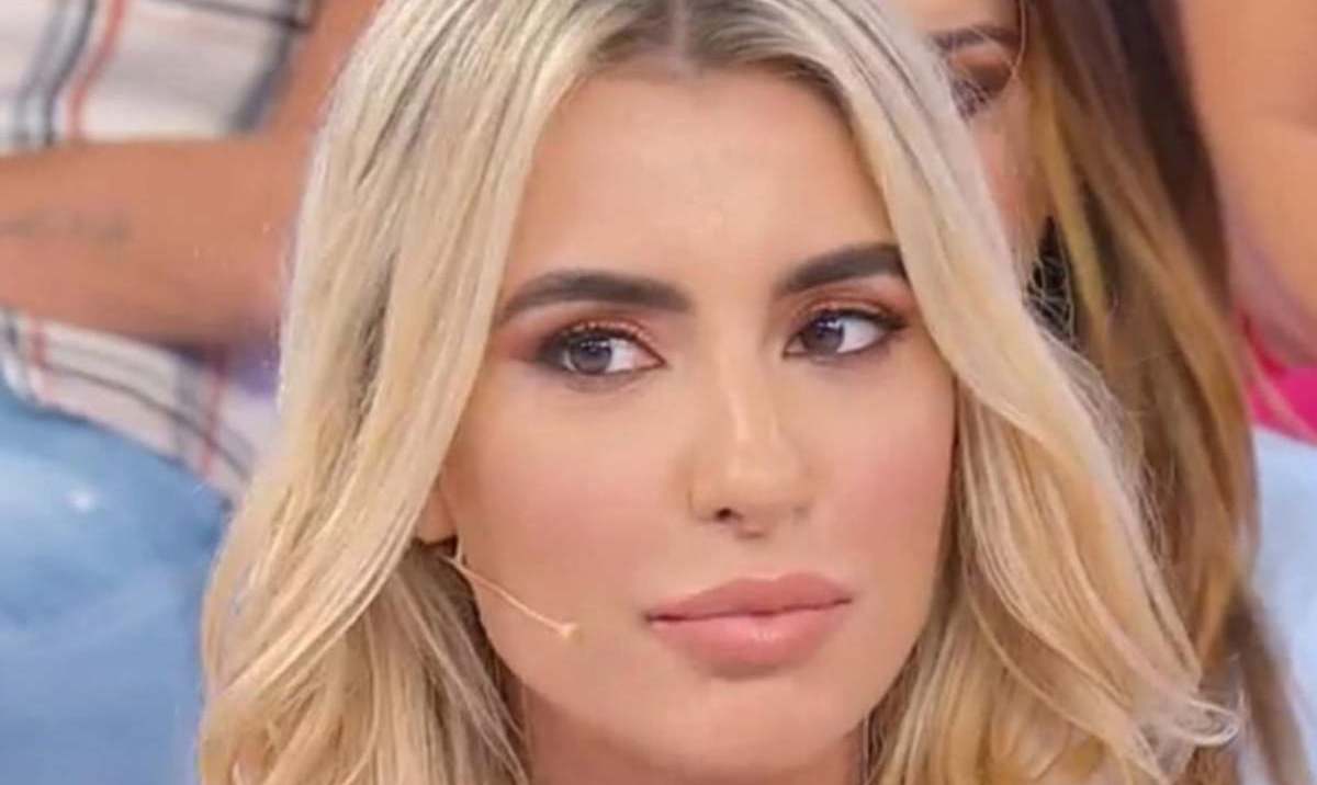 Cristina Tenuta gestaccio sui social, fan di UeD sbottano: "Vipera, furba" che succede