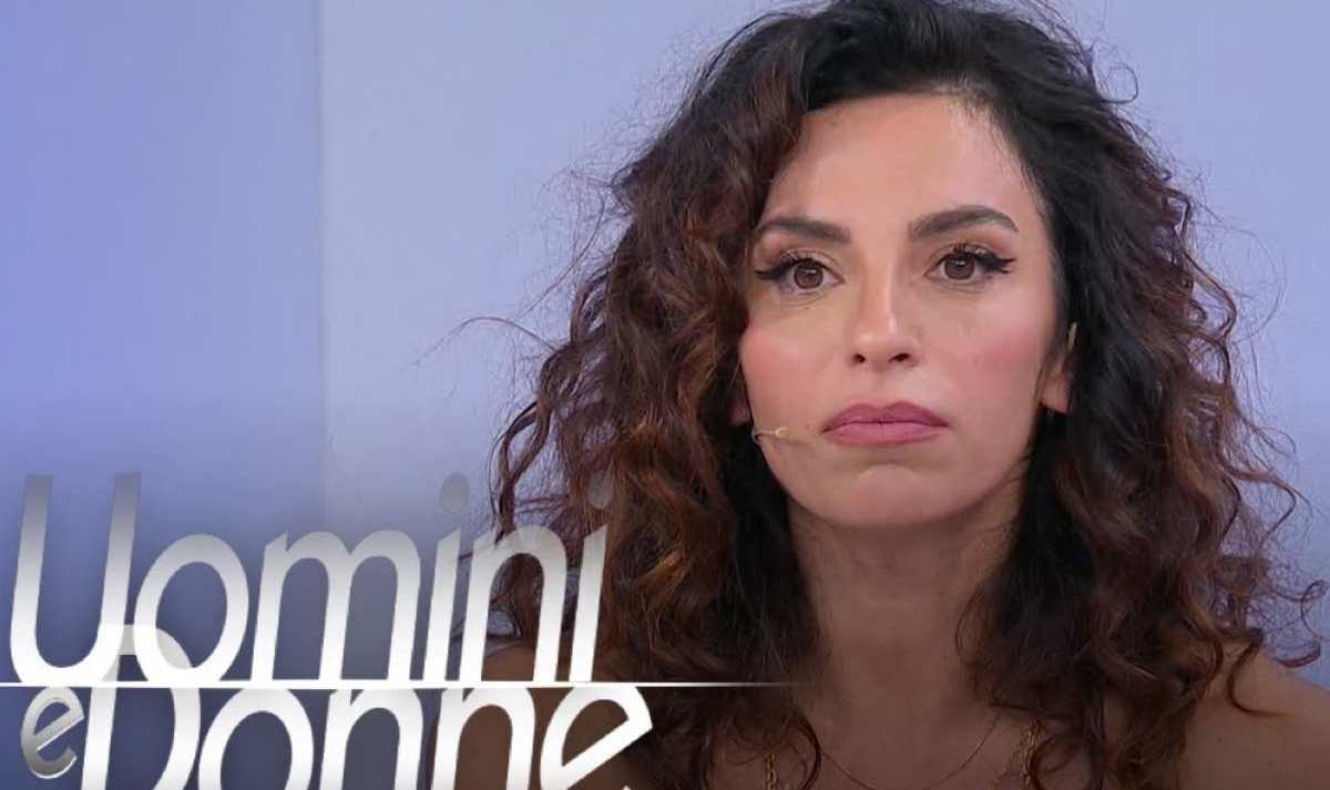Emanuela Malavisi di UeD ha rifatto il lato b? "Hai due bozzi" lei risponde