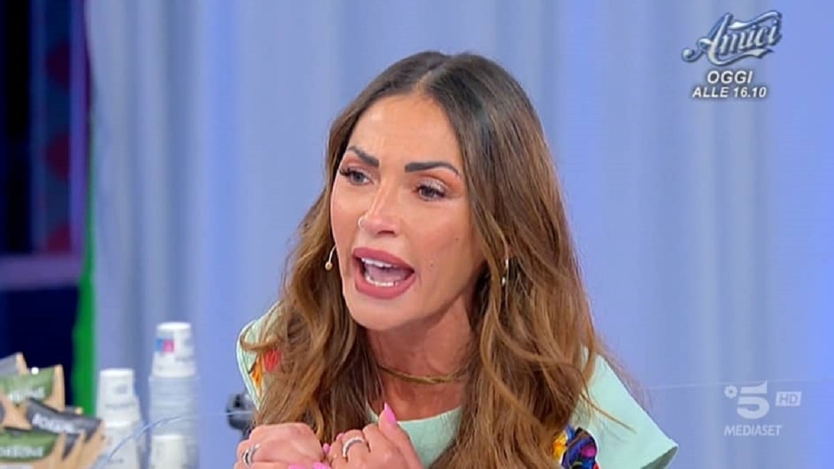 Ida Platano sbotta sui social, insulti e lite con una signora: che è successo