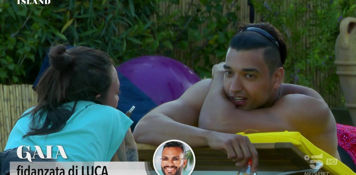 Regia di Temptation Island suggerisce cosa dire: gaffe durante la scorsa puntata