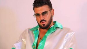 Lino Giuliano buttato fuori da un locale