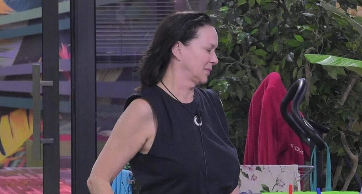 Clarissa Burt sbotta contro alcuni coinquilini al GF: mancanze di rispetto di notte