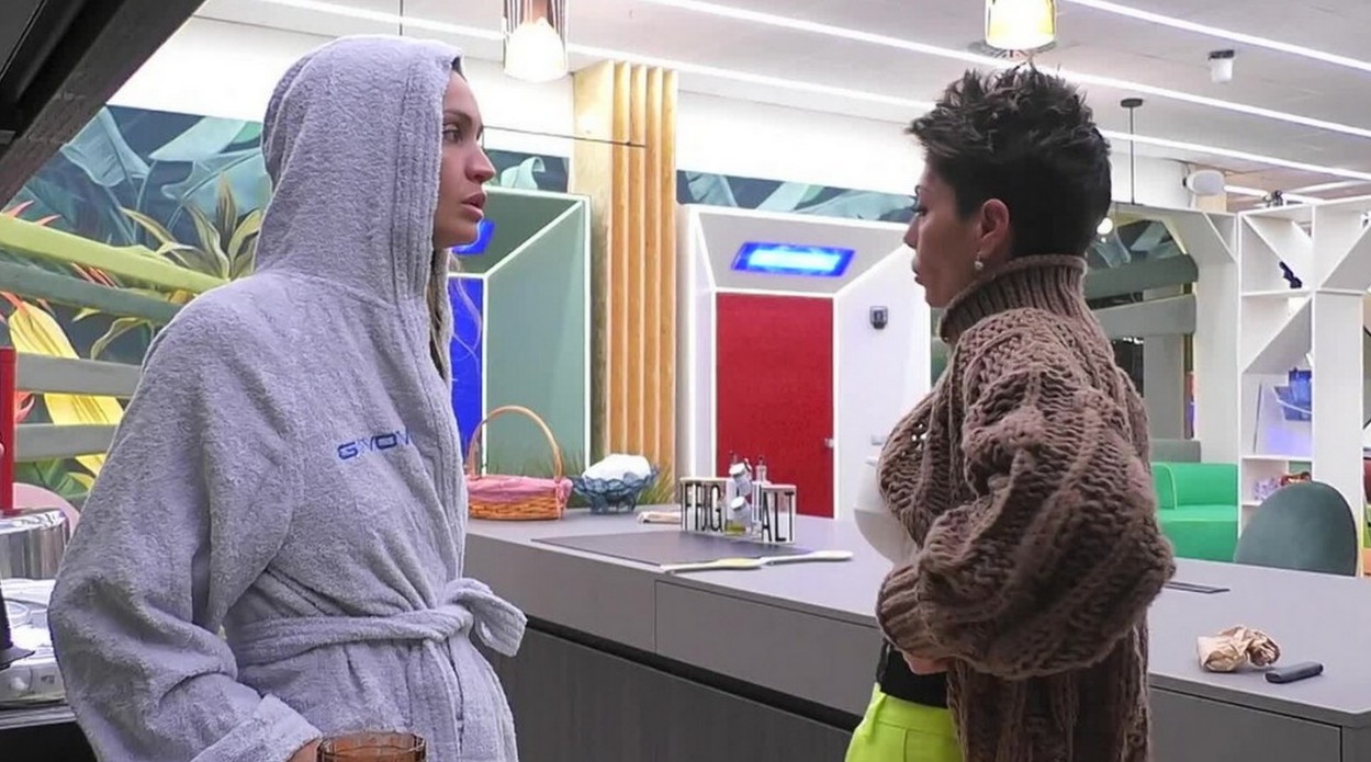 Yulia Bruschi non convince al GF, cosa nasconde? I dubbi delle coinquilini