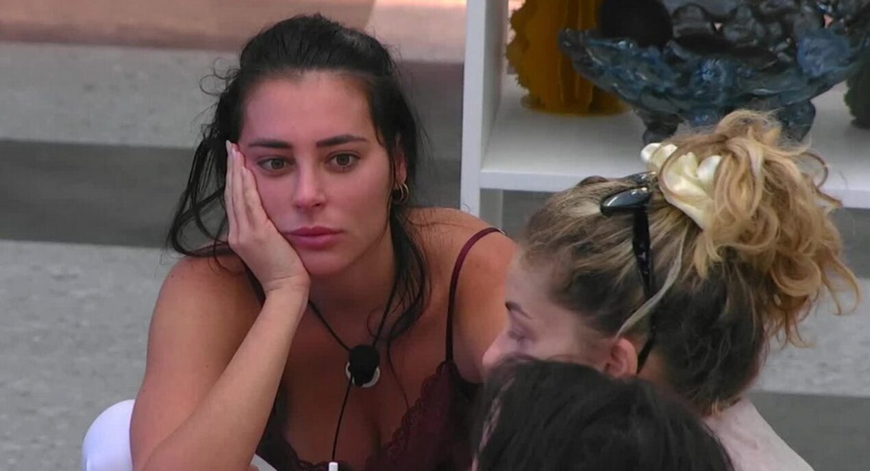 Mariavittoria Minghetti delusa da Tommaso Franchi: ecco cosa fa di notte al GF