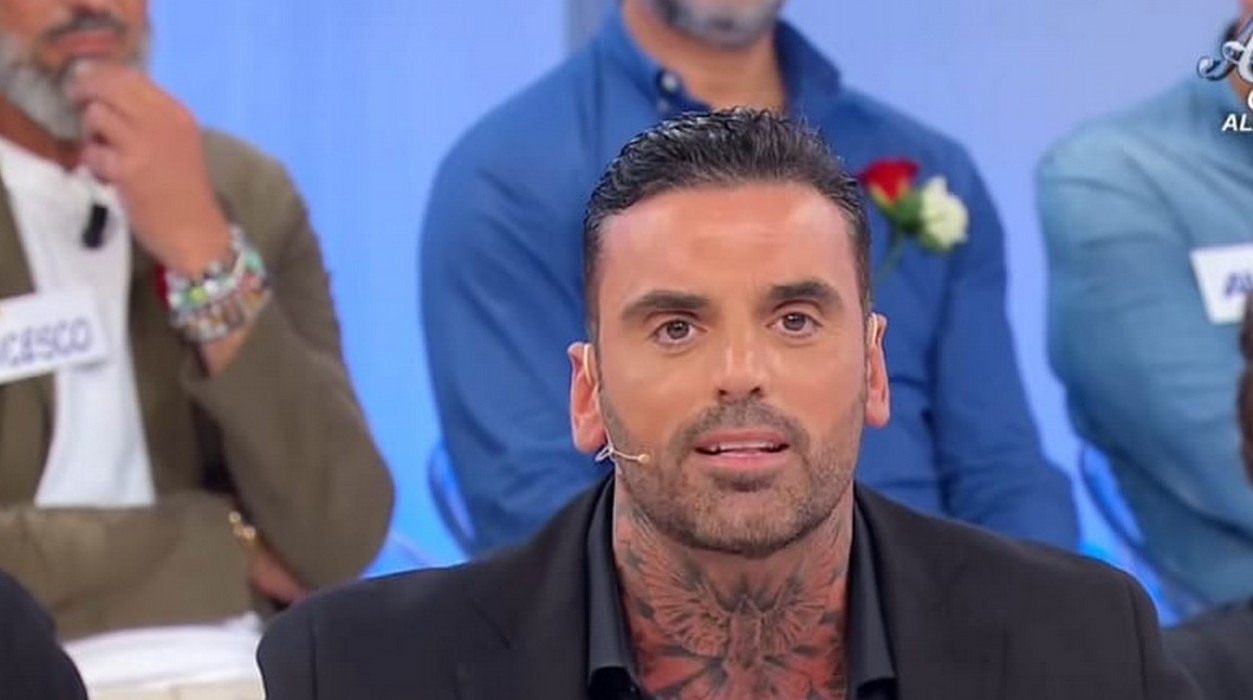 Mario Cusitore liquidato da tre dame a UeD, Michele e le "zone erogene", Valerio torna