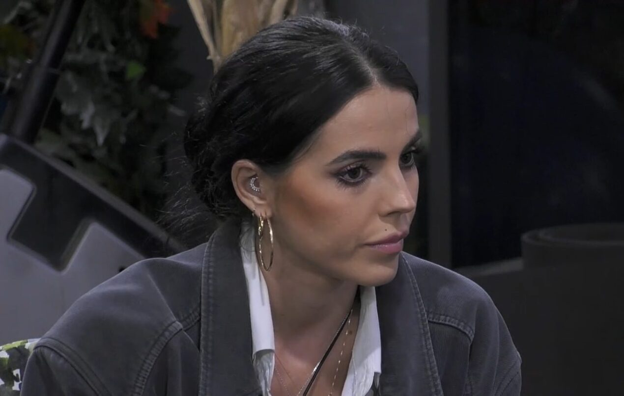 Shaila Gatta in crisi dopo un aereo al GF: il messaggio in codice è da brividi