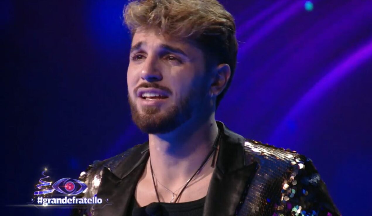 Grande Fratello 18, ventesima puntata: abbandoni a sorpresa, eliminato e lacrime