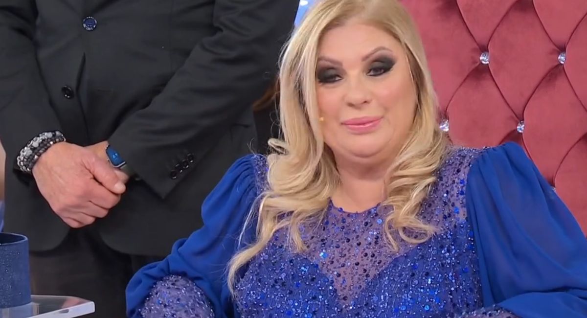 Anticipazioni UeD: rivelazione sul trono di Tina, coppia via e sfilata