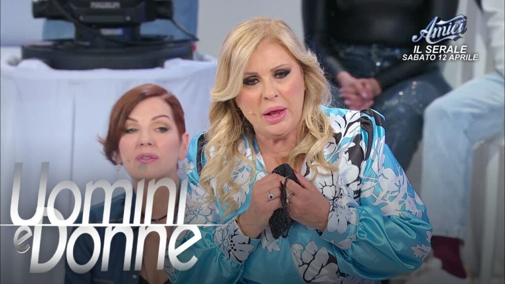Cosa successo dietro quinte UeD Tina Isabella