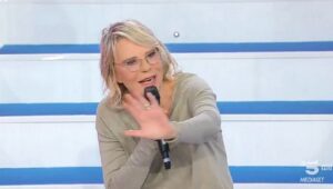 Dama umiliata Uomini e Donne Maria sbotta