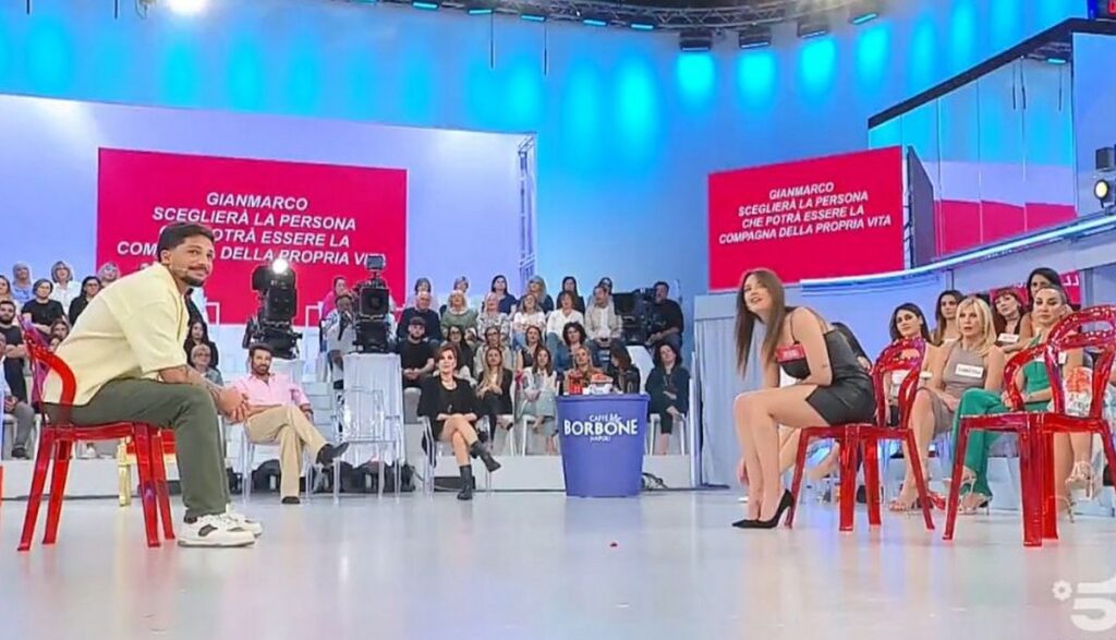 Nadia Di Donato inciampa UeD