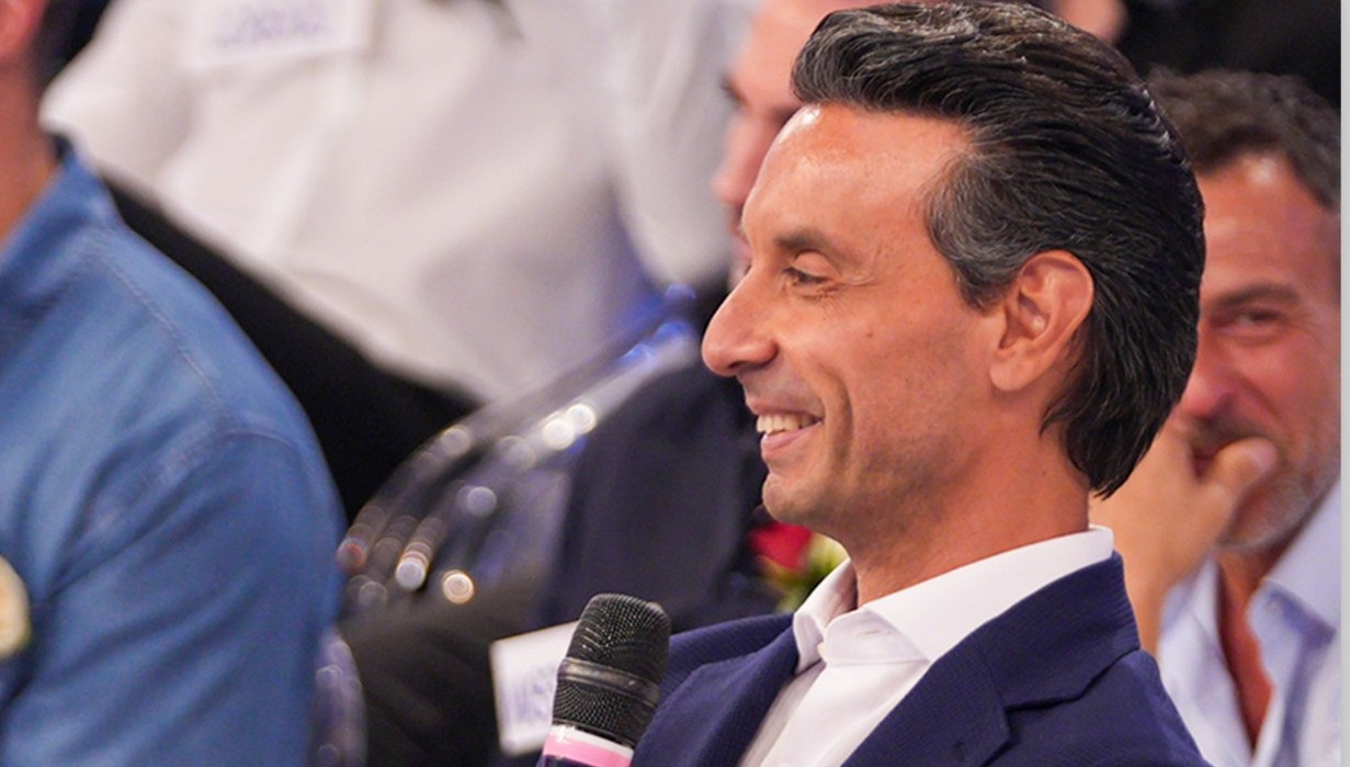 Tina Cipollari da Tutto.tv tina cipollari umilia un cavaliere nuovo a ued che va in panico sabrina furiosa