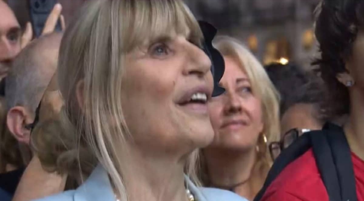 Gemma Galgani felice lontano da Uomini e Donne: cosa è stata beccata a fare Gemma Galgani felice lontano da Uomini e Donne: cosa è stata beccata a fare