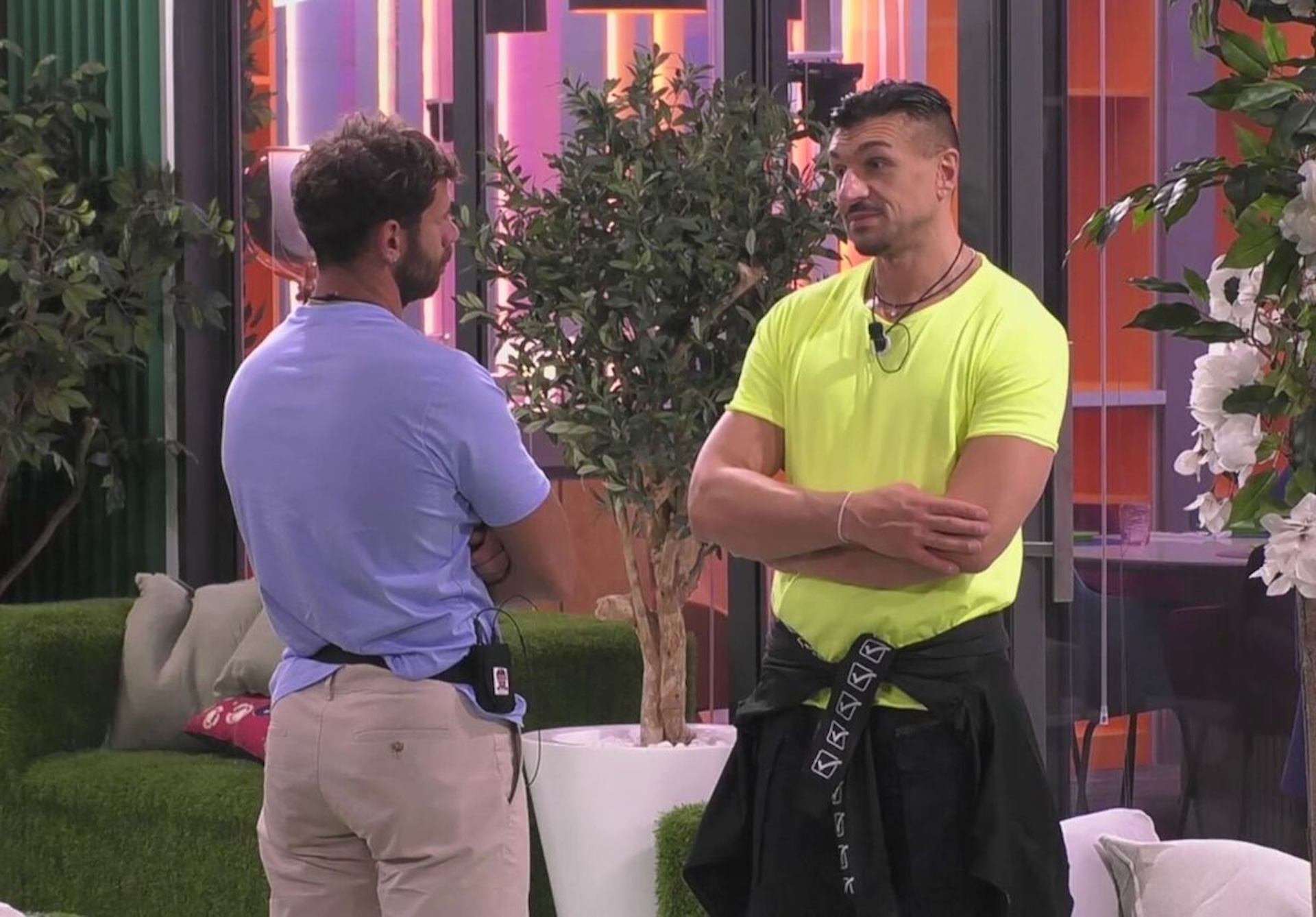 Grande Fratello, primo colpo di scena: Matteo sbotta e minaccia l’addio