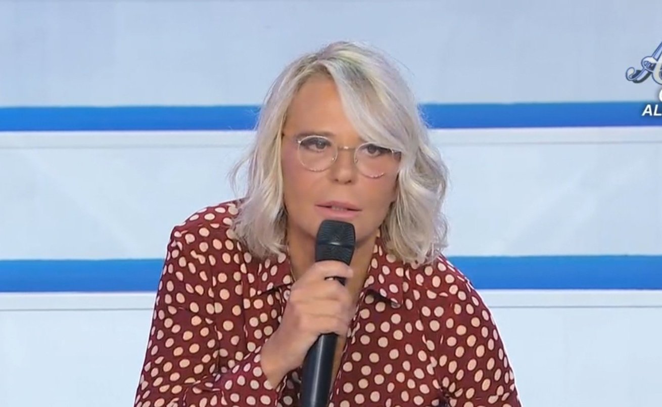 maria de filippi dubita di mario lenti poi fa una gaffe a ued gloria piange a secco