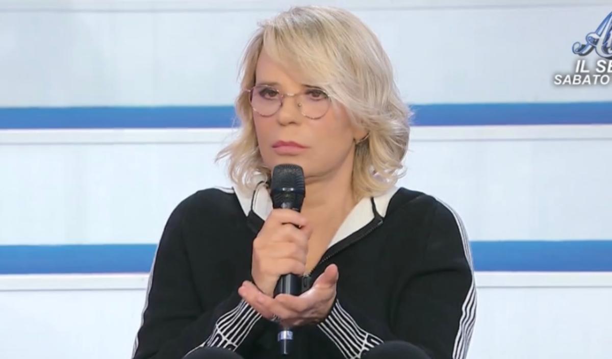 Anticipazioni UeD: Maria De Filippi caccia dal centro studio una coppia, torna Sabrina Anticipazioni UeD: Maria De Filippi caccia dal centro studio una coppia, torna Sabrina