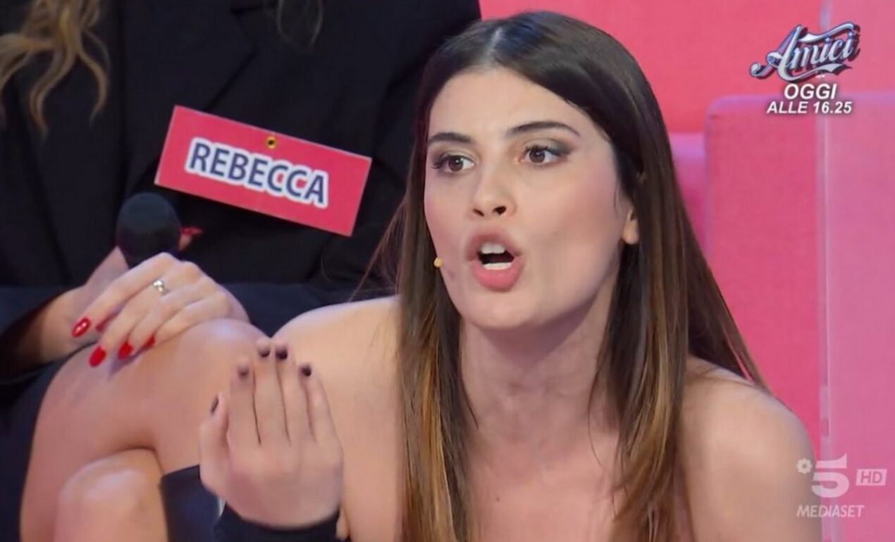 Momento imbarazzante per Alessio Pili Stella a UeD, Angela fa una sceneggiata