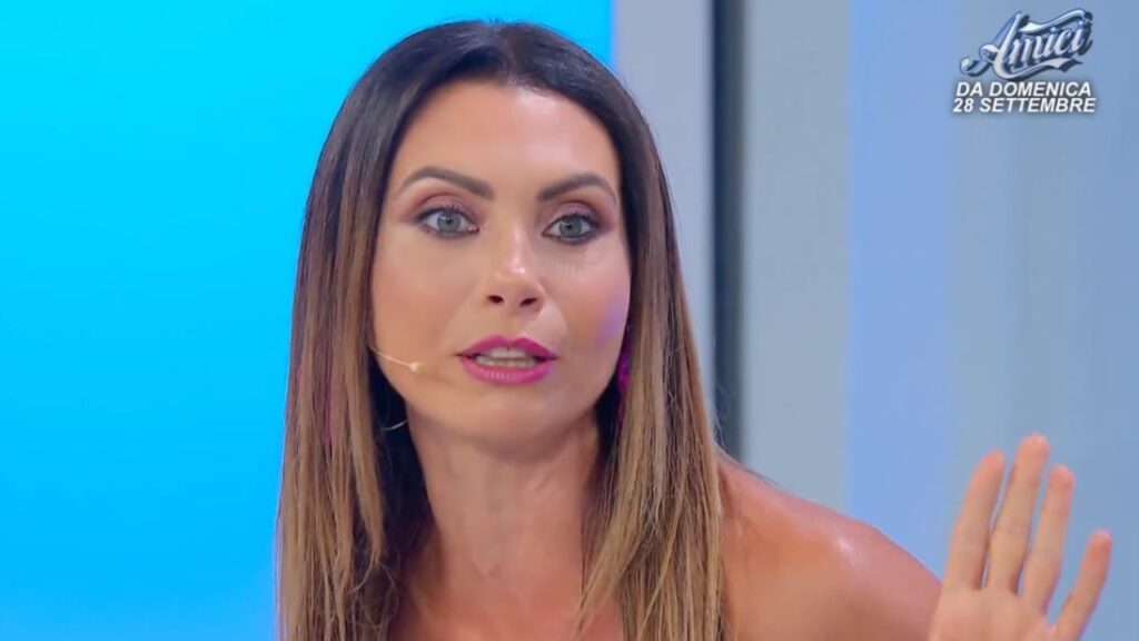 UeD anticipazioni Agnese lascia programma