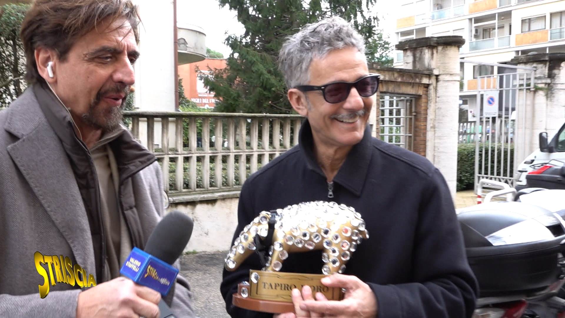 TAPIRO A FIORELLO