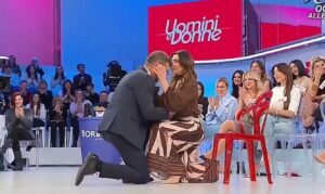 Agnese Roberto proposta matrimonio UeD