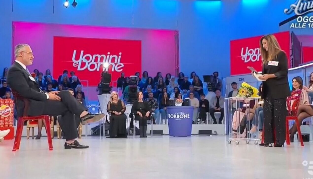 Sebastiano Mignosa spiazza Elisabetta a UeD, Sara crolla, Ciro prende una decisione