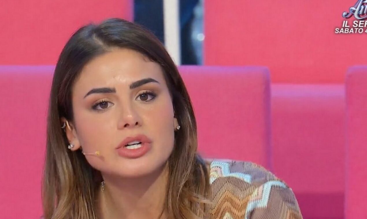 Alessia Antonetti "umiliata" a Uomini e Donne, Gloria cerca di smontare una storia